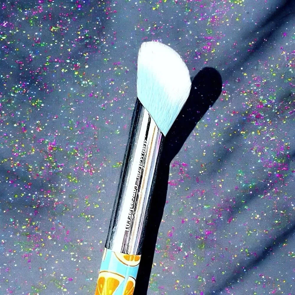 SLMISSGLAM Orange Concealer C01 Brush New Without Box MSRP $23.50